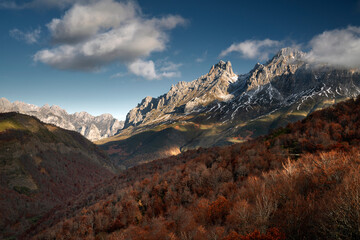 Fototapeta na wymiar Mountain landscape in the morning in Picos de Europa National Park. Valdeon, Leon, Spain