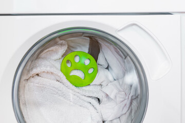 Fur zapper removal inside a washing machine. Silicone hair catcher. Cat. Pets. Home. Cleaning. Clean