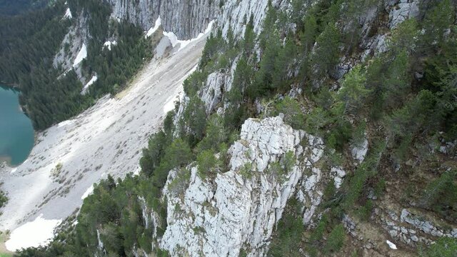 Vue a&eacute;rienne par drone du lac Benit en Haute Savoie