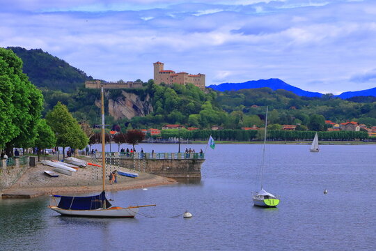 arona sul lago maggiore in italia, aarona on the lake maggiore in italy 