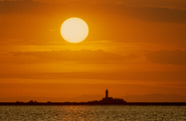 Coucher de soleil, Phare des Onglous, &Eacute;tang de Thau, canal du Midi, r&eacute;gion Occitanie, H&eacute;rault, 34
