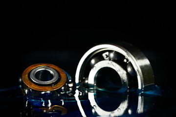 Ball bearing. Lubricating oil.