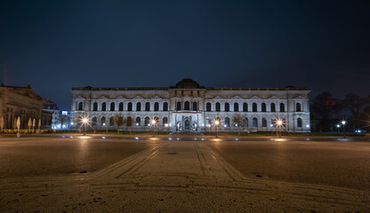 Fototapeta premium Facade of the Zwinger Palace in Dresden at night