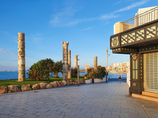Vega Baja del Segura - Torrevieja - Paseo Punta Margalla en Playa del Cura parque columnas