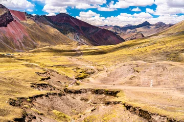 Crédence de cuisine en verre imprimé Vinicunca Trail to Vinicunca Rainbow Mountain near Cusco in Peru