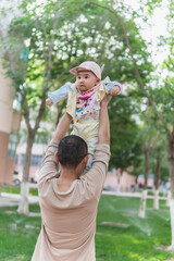 Father and daughter's parent-child time