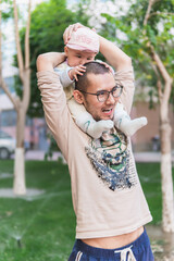 Fototapeta premium Father and daughter's parent-child time