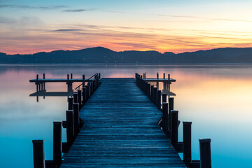 Obraz premium Morgendämmerung am Wörthsee in Bayern