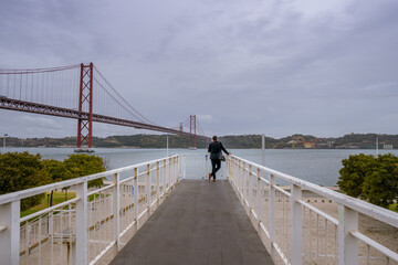 Pont 25 avril