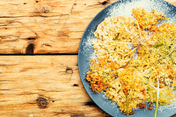 Fried elderflower with powdered sugar