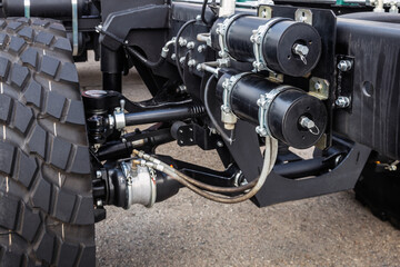 mechanisms and parts of independent hydropneumatic suspension of cars