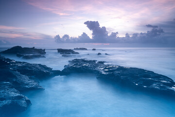 Fototapeta na wymiar sunset over the sea at Mengening beach