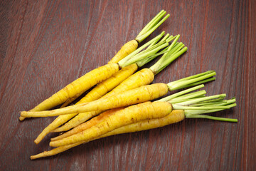 黄色い沖縄シマニンジン