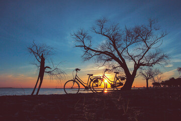 Bicicleta por do sol