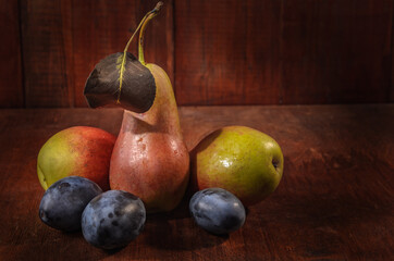 ripe pears and plums