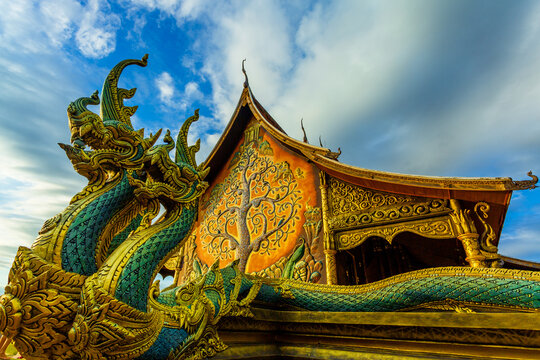 Thais bring families to visit Sirinthorn Wararam Phupha Temple (Wat Phu Phrao) in the evening