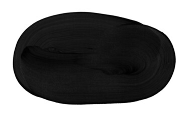 Trazo de pincel, mancha aislada sobre fondo blanco abstracta redondeada. Trazo abstracto fluido de pintura acrílica negra. Trazo de pincel acuarela, negro. Textura de pincel y pintura dibujada a mano.