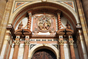 Santa Iglesia Catedral de la Encarnación. Catedral de Málaga Andalucía España. Puerta principal de la catedral de Málaga con la Anunciación del Señor.