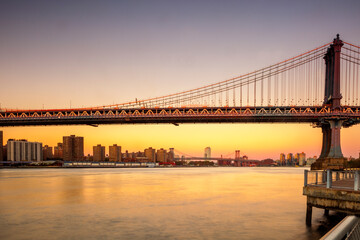 Fototapeta na wymiar Manhattan Bridge just after sunset