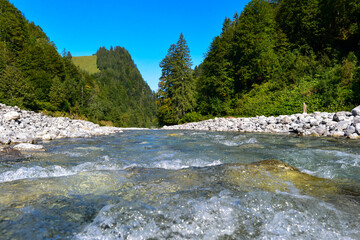Die Bregenzer Ach bei Schoppernau in Vorarlberg