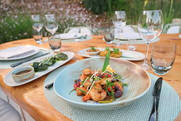 table setting for dinner