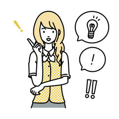 立って素晴らしいアイデアをひらめいた事務員制服の女性 フキダシに電球と感嘆符のセット