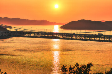 夕日に煌めく瀬戸内海