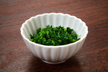 千切りにして茹でた沖縄島ニンジンの葉