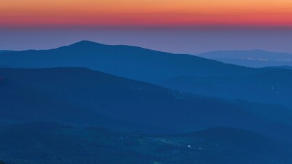Widok o świcie z wieży widokowej na górze Gorc © Michal45