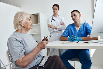 Obraz premium patient at the doctor's and nurse's appointments in the medical office