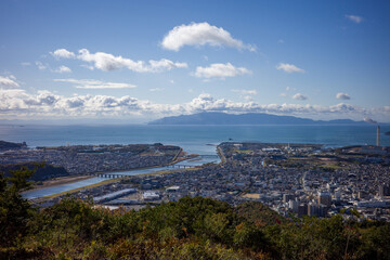 Obraz premium 日本の兵庫県赤穂市の雄鷹台山の美しい秋の風景