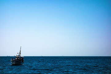 船上から見た海のある風景