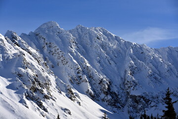 Fototapeta na wymiar Tatry, góry, zima, śnieg, szlaki, niebezpieczne, TPN, 