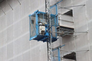 external lift building hoist