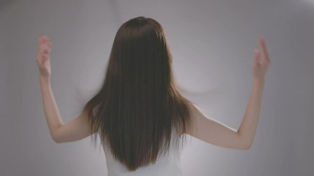 若い日本人女性の髪の毛イメージ
