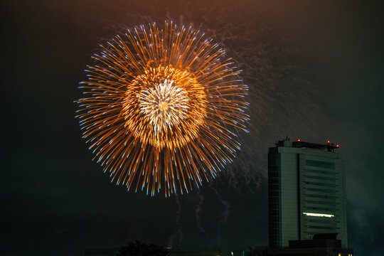 花火と高崎市役所