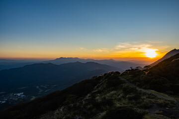 Fototapeta na wymiar 鶴見岳山頂からの眺望 - 山側 - 夕景