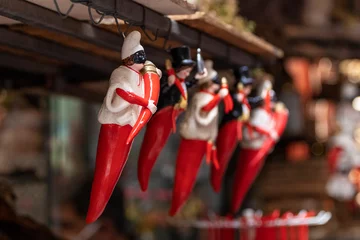 Keuken spatwand met foto Neapolitan red horns "Cornicello". Traditional souvenirs. © Serhii