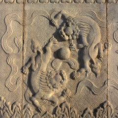 Ming Gräber, Ming Shisan Ling, Relief am Ehrentor aus Marmor, Shi Paifang, Peking China