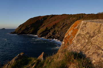 Fototapeta na wymiar Coastal scenery along the south coast of Cornwall around Portloe in England, United Kingdom
