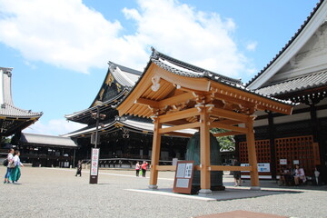 Obraz premium Templo Higashi Honganji, Kioto. Es un buen ejemplo del budismo japonés contemporáneo.