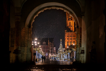 Iluminacja świąteczna na rynku starego miasta w Gdański - obrazy, fototapety, plakaty