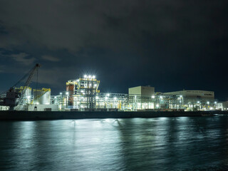 工場地帯の夜景