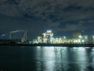 Fototapeta na wymiar 工場地帯の夜景