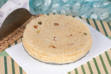 Til Papri or Til patti