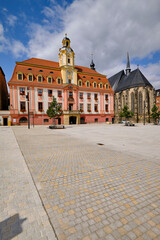 Das Rathaus am Marktplatz in Weißenfels an der Straße der Romanik, Burgenlandkreis,...