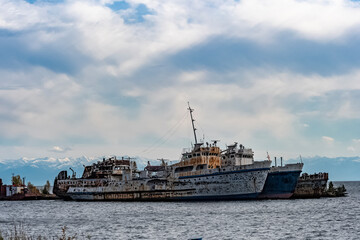 ship on the river © назимова Олеся