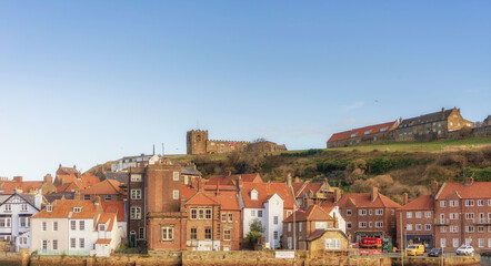 Obraz premium Hill by the harbour.