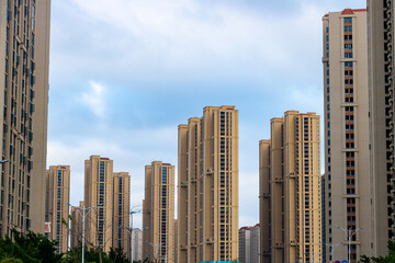 Under the control of China's real estate, the property market has cooled down..