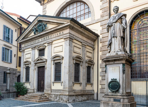 The entrance of the Biblioteca Ambrosiana, a historic library in Milan estabilished in the 17th century, housing the Pinacoteca Ambrosiana art gallery, Milan, Lombardia region, Italy
